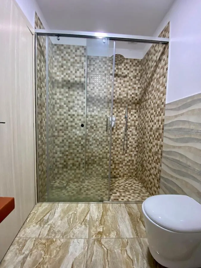 Hotel Globo Durres 0*,