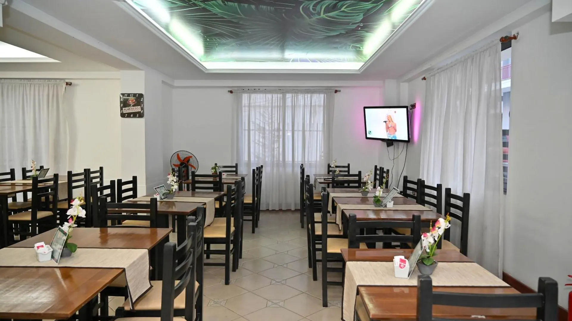 Hotel Globo Durres 0*,