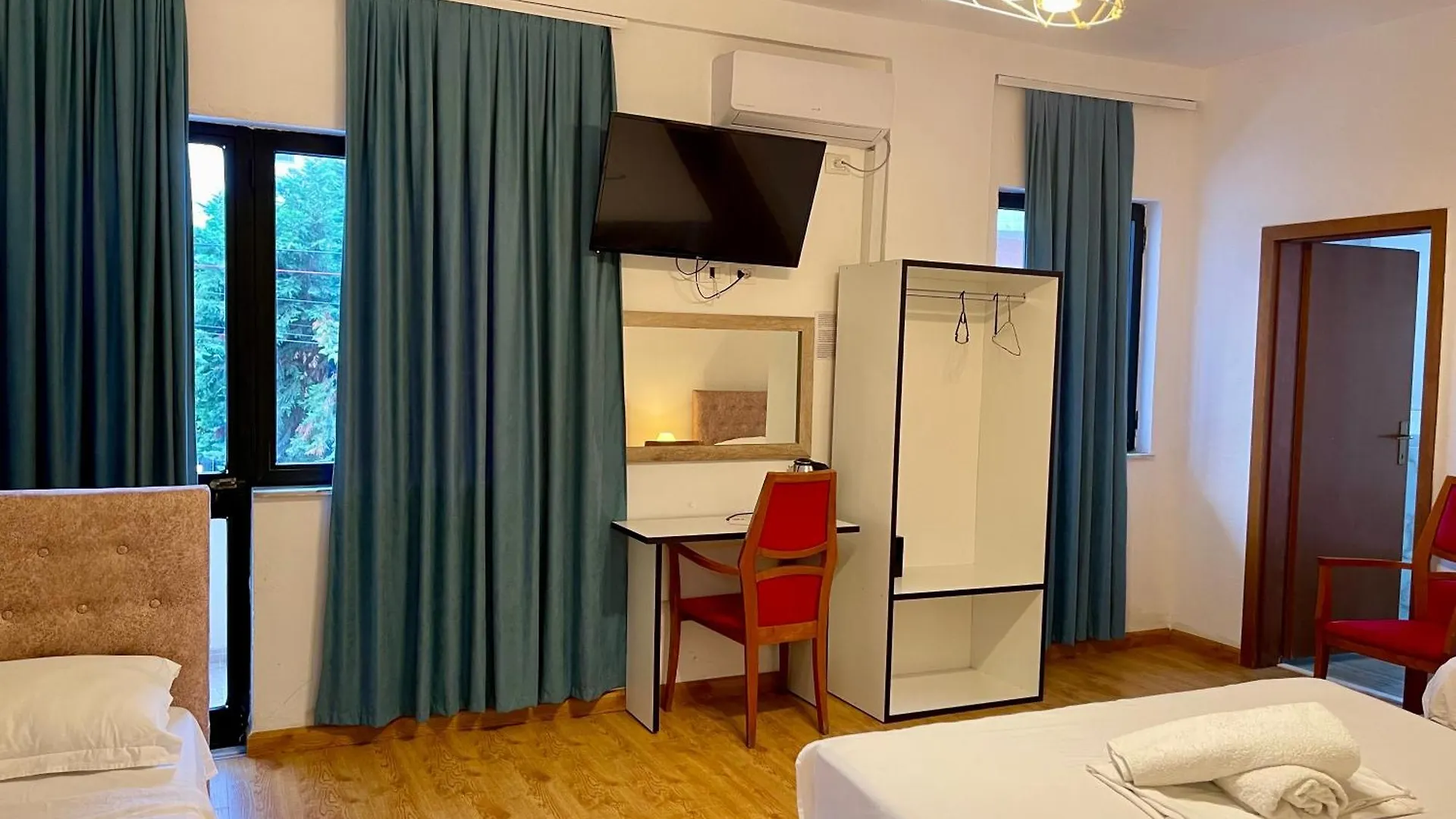 Hotel Globo Durres 0*,  Albania