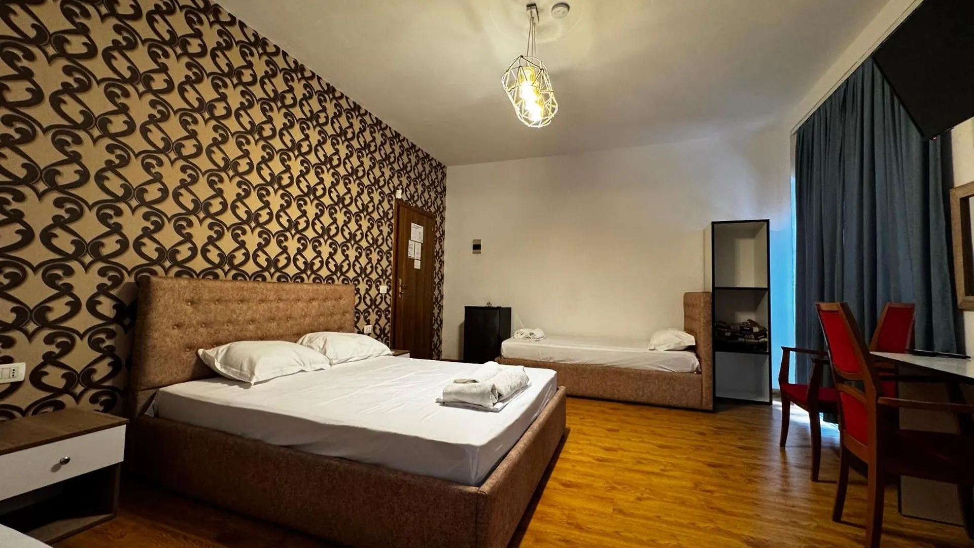 Hotel Globo Durres 0*,